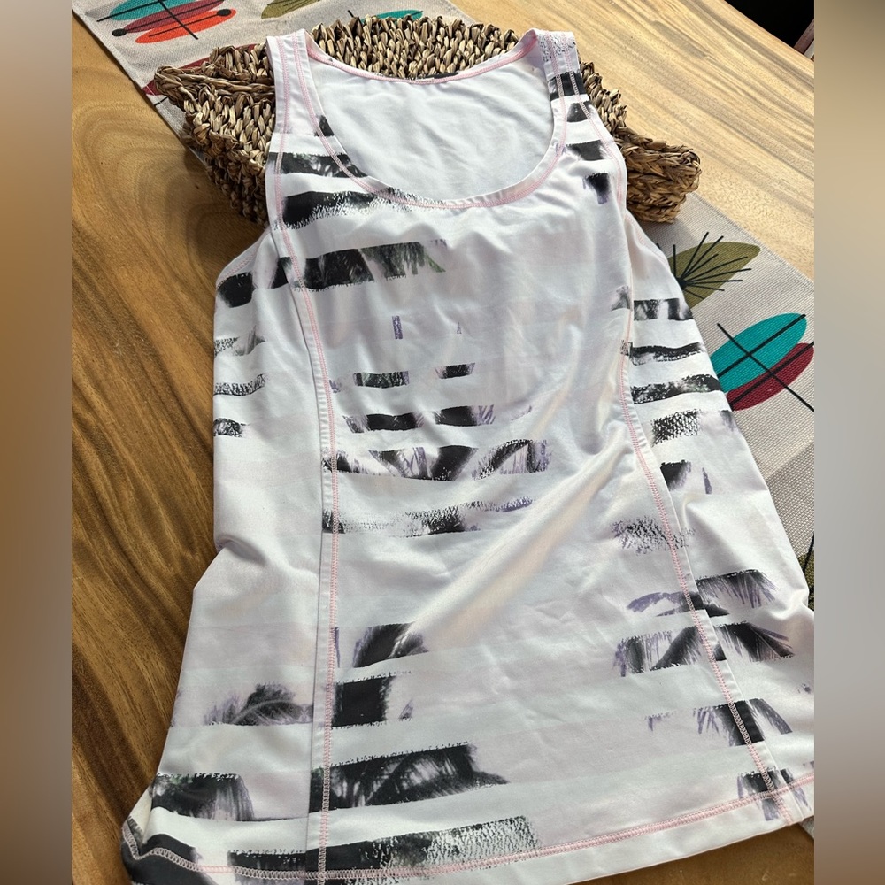 Lululemon palm print tank